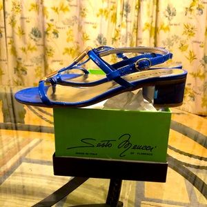 Sesto Meucci size 6 1/2 blue patent sandals